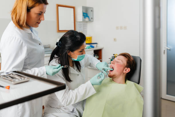 Best Emergency Tooth Extraction in Wellman, IA